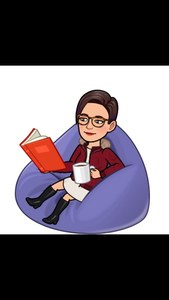 Snapshots of a bookish lass