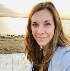 Stephanie B &#x1f41d; 