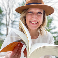 Allie B • Literally Booked Solid