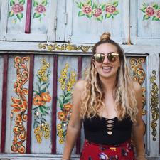 Lisa - BookSirens ARC Queen