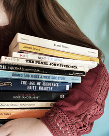 AHL (ahomelibrary on IG)