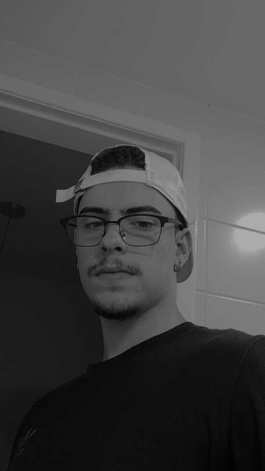 Goodreads profile picture for @miguelzin