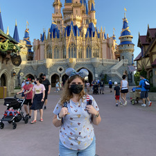 Belle (IG: bookguidebelle)