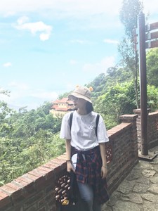 Ngân Trịnh