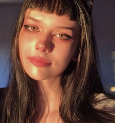 una ଘ(੭*ˊᵕˋ)੭* ̀ˋ