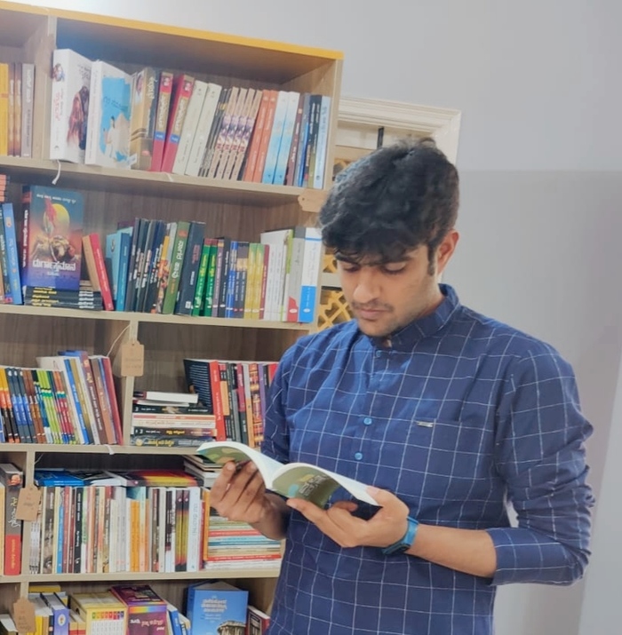 Goodreads profile picture for @nayaz