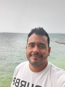 Carlos Oliveros