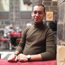 عَلَاْءُ النَّمْلِيّ