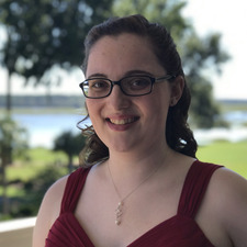 Jenn | thezebrabookshelf