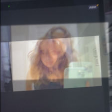 elle :)