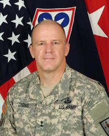 Stephen R Lyons 
