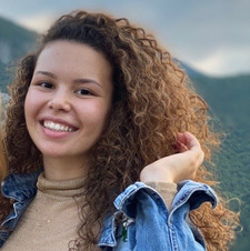 Виктория Стоянова