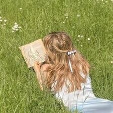 Julia ✧･ﾟ: *✧･ﾟ:* 　