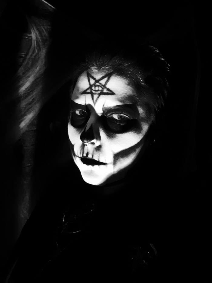 Goodreads profile picture for @crematorium