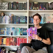 Sarina (livethebooklife)