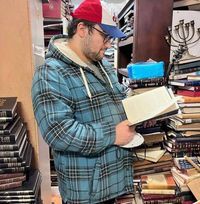 Akiva  Weisinger 