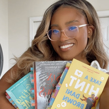 Elizabeth (lizz.booksss on IG)