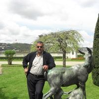 الكاتب نبيل