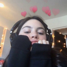 emma εïз *:･ﾟ