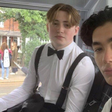 avery *ੈ✩‧₊˚