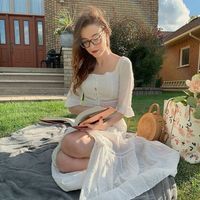 Manda Dee ( nanas.booknook )