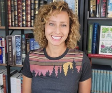Laura  Whythebookwins 