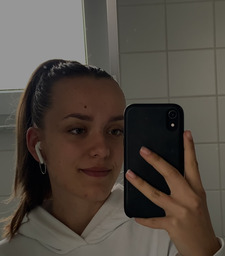 Mia