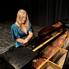 Taylor Lindley