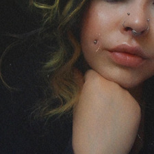 snail reading and tea