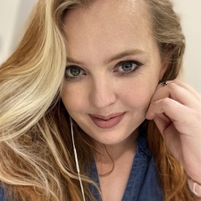 Brianna - Four Paws and a Book