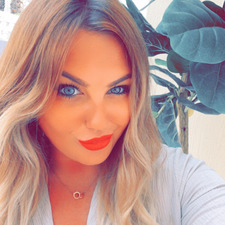 Chelsie 🍹🌅📖