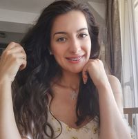 Юлия Стоянова