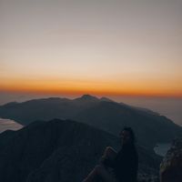 Αθηνά Καδόγλου