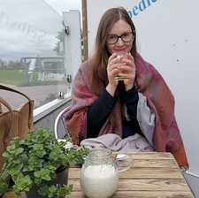 Ela The Queer Bookish