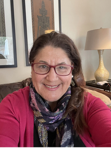 Gail M Wright