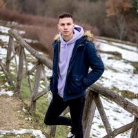 Айхан Антонов