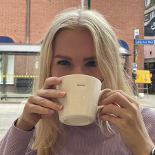 Amélie °•. ✿ .•°