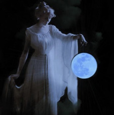 Evi ☽༓･*˚⁺‧͙