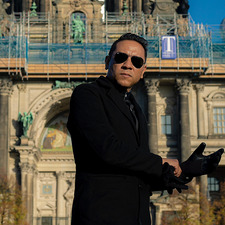 Juan Carlos (IG: jcbookstj)