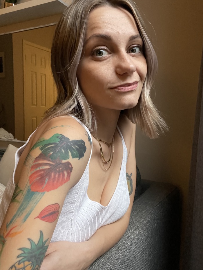 Goodreads profile picture for @atmosphere