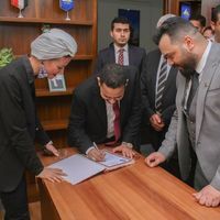 نهلة عبد العزيز