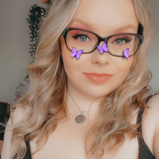 chloe ☾