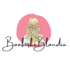 Gwen|| Bookish Blondie