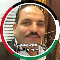 الصحفي علاء