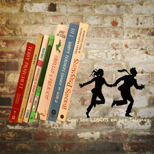 Con los libros en los talones