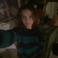 izzy&#x1faf6;&#x1faf6;