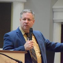 Daniel Davis