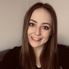 Julia Stoyles