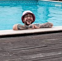 Необикновен Попов