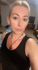 Em Yardy - Brisbane, 04, Australia (1,584 books)